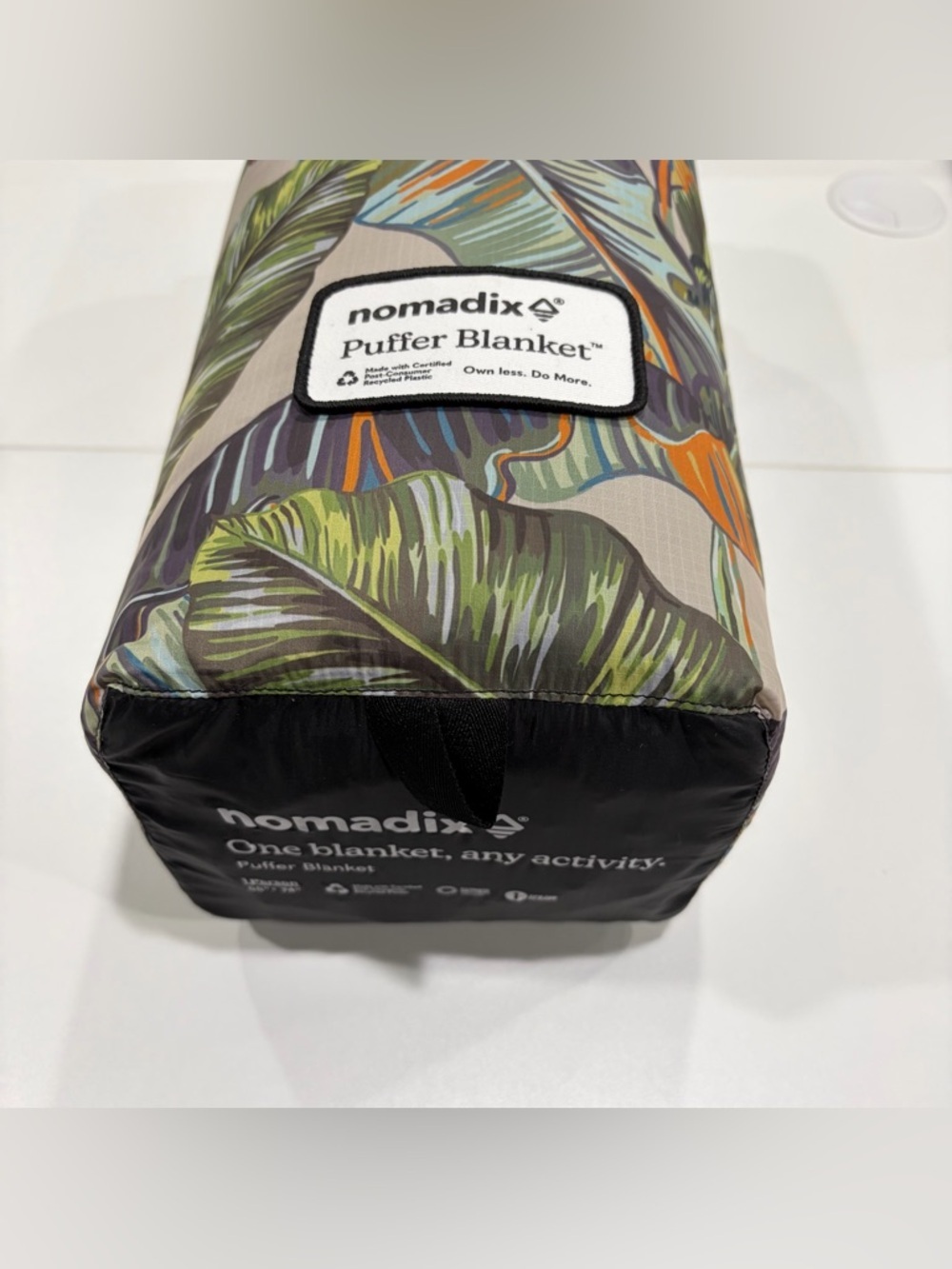 Nomadix Puffer Packable Throw Blanket 55x74” Stuff Sack Green Pattern NWT - Picture 2 of 7